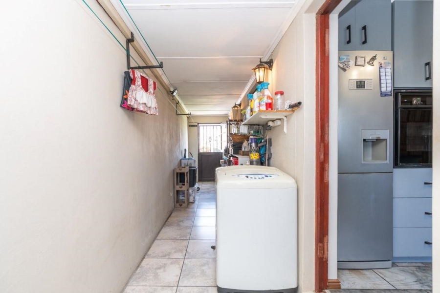 2 Bedroom Property for Sale in Victoria Park Western Cape